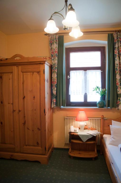 Hotel Schuberths Am Markt Buttenheim Room photo